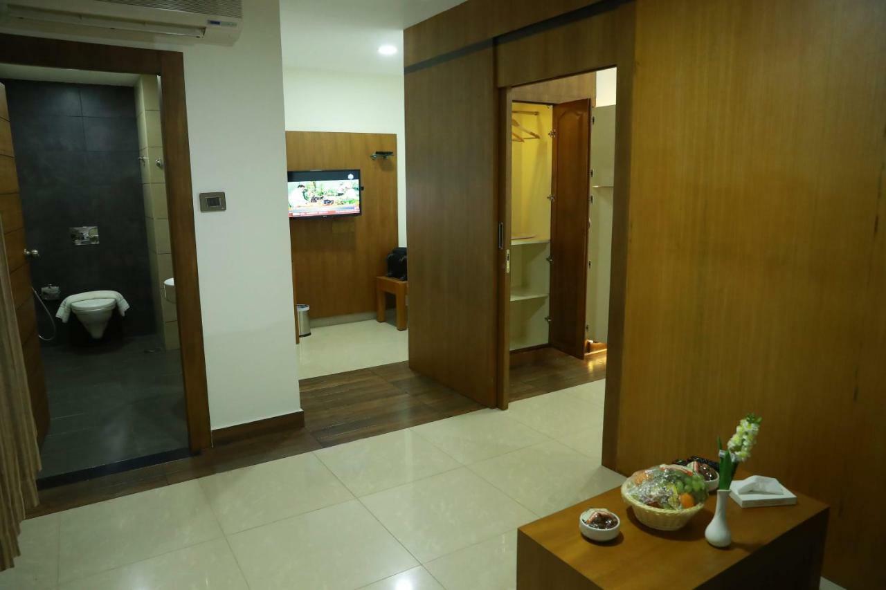 Hotel Rohini International Kallār Exterior foto